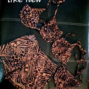 2 Bikini tops with bottom shorts